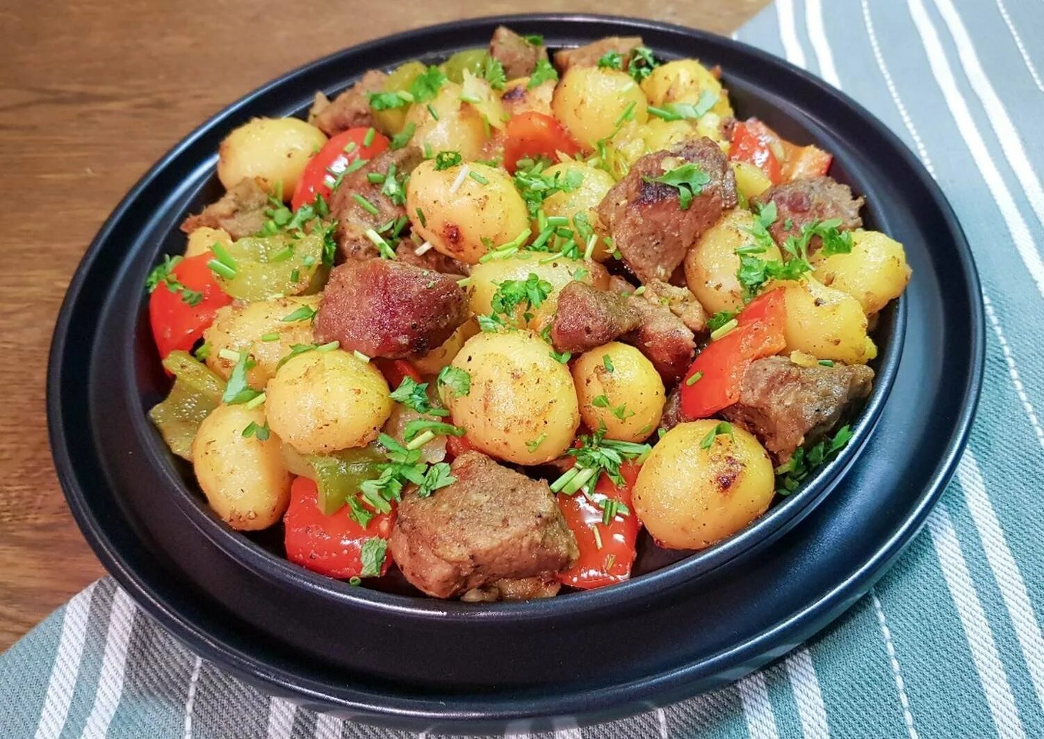 Картошка с мясом фото дома Картинки КАРТОШКА КУБИКАМИ С МЯСОМ