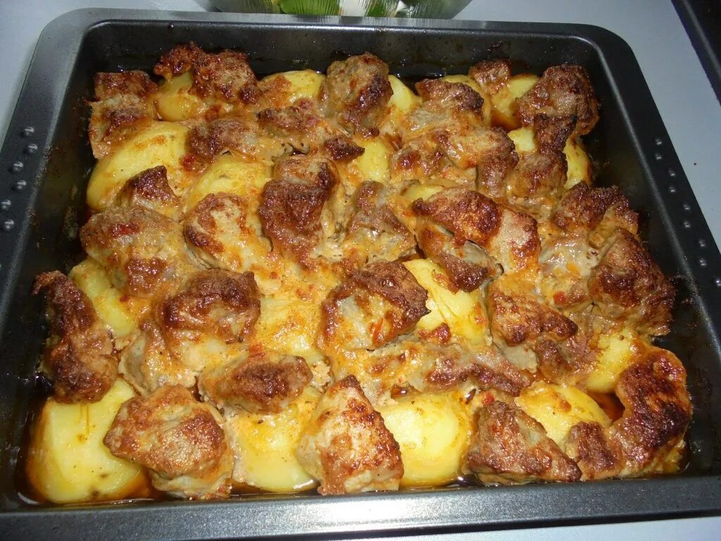 Картошка с мясом фото дома Свиная шея с картошкой. Нам нужно: мясо-500 гр, 7-8 шт ... Коллекция Рецептов Фо