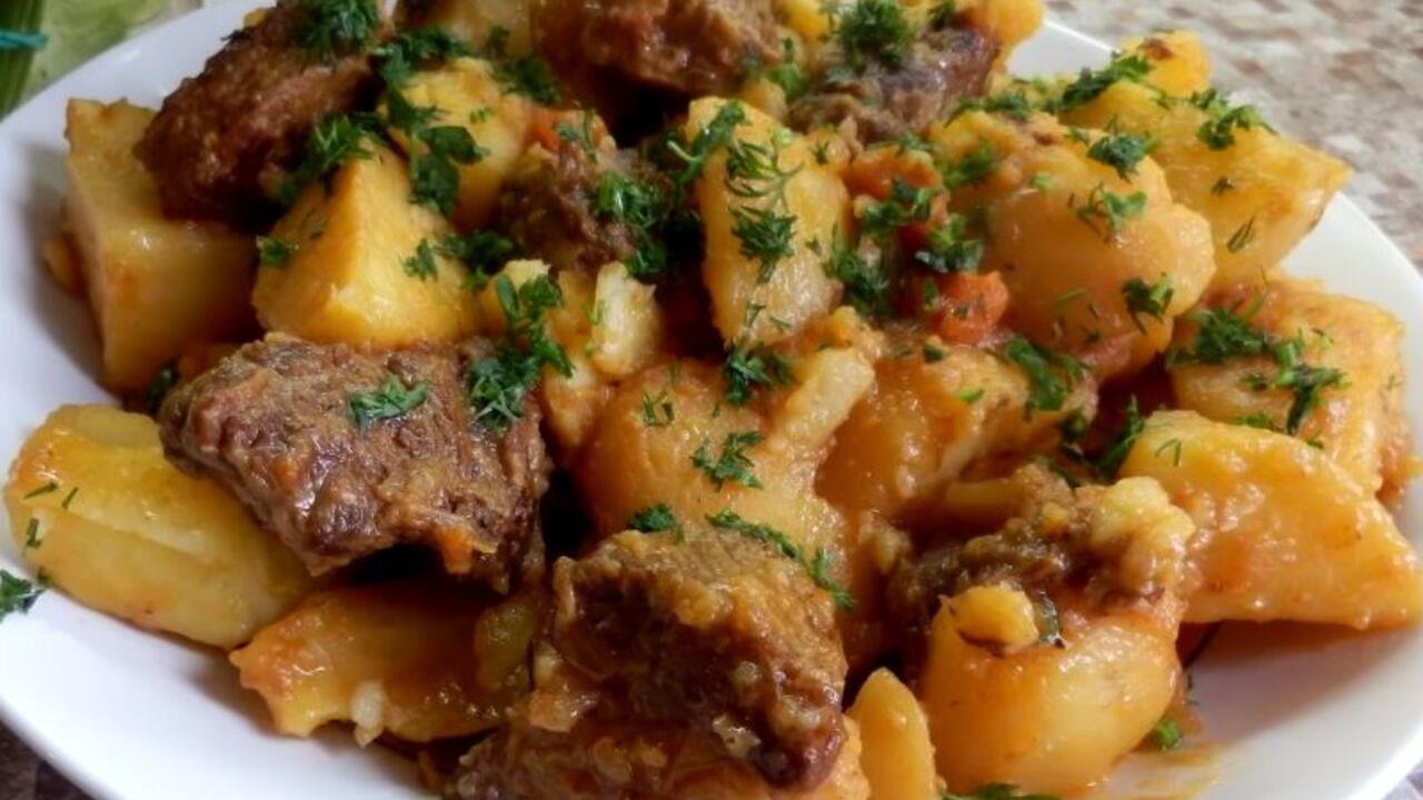 Картошка с мясом фото дома Мясо тушеное с картофелем и зеленью - Домашняя кулинария "ВО"