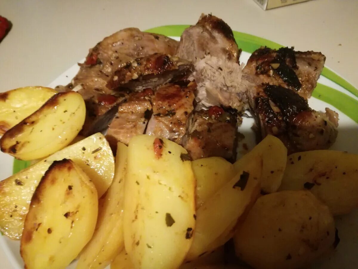 Картошка с мясом фото дома Как вкусно запечь мясо с картошкой в духовке Готовим вкусно дома Дзен