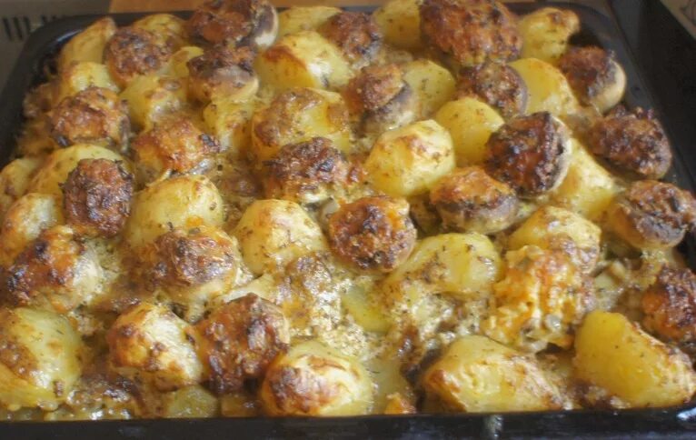 Картошка с шампиньонами в духовке фото Рецепт картофель с грибами в духовке