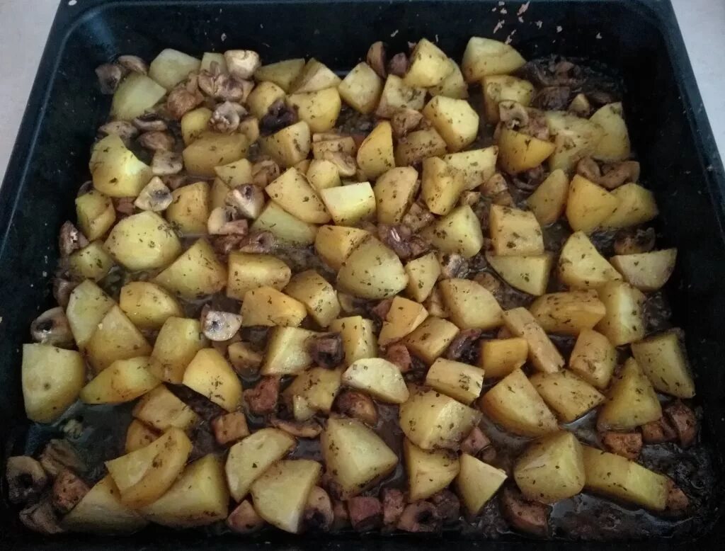 Картошка с шампиньонами в духовке фото Картофель печеный с шампиньонами - рецепт приготовления