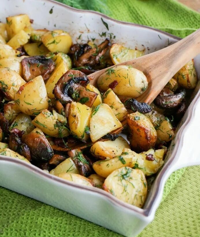 Картошка с шампиньонами в духовке фото КАРТОШКА С ГРИБАМИ В ДУХОВКЕ http://cookingfood.com.ua/vtoroe-bljudo/kartoshka-s