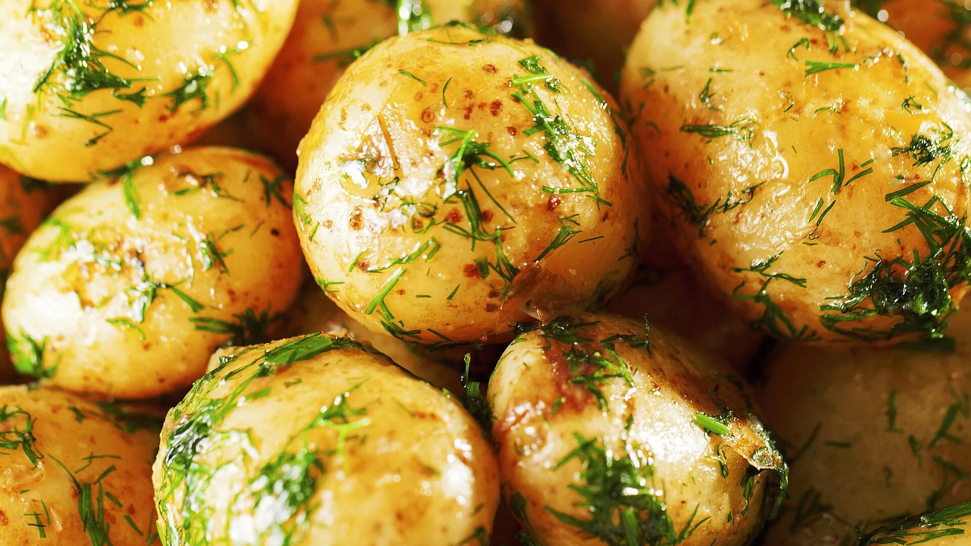 Картошка с зеленью фото рецепт Жареная картошка с чесноком и укропом - пошаговый рецепт с фото (6850 просмотров