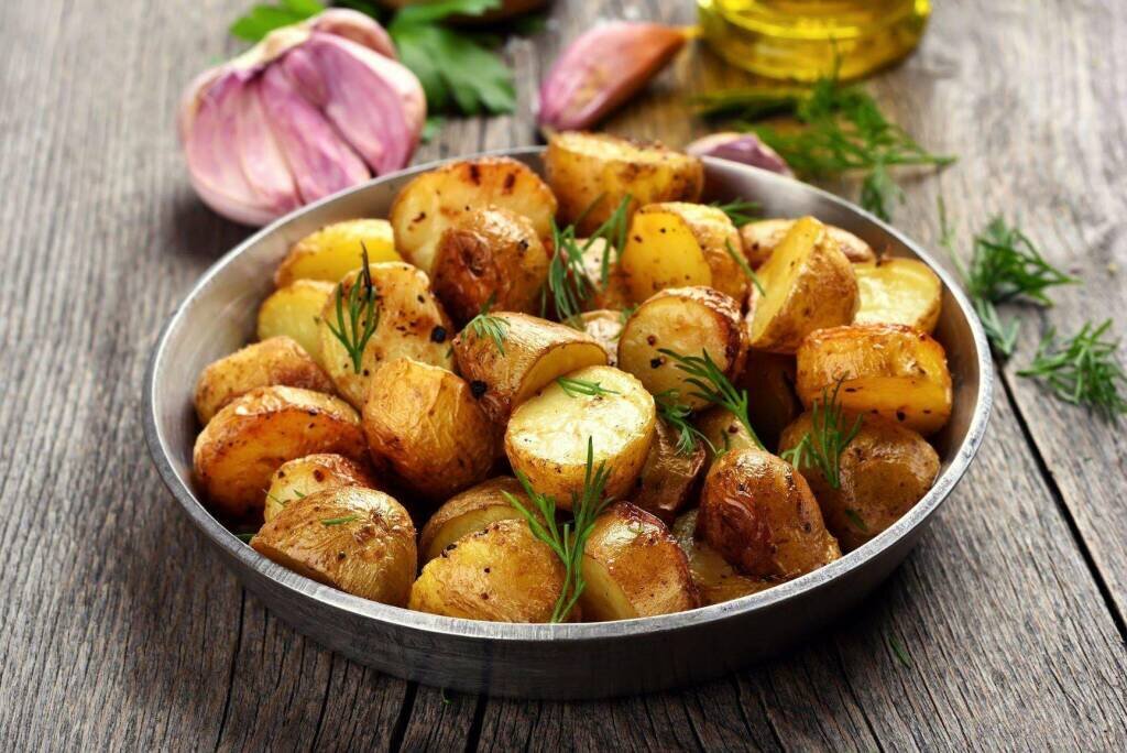 Картошка с зеленью фото рецепт Ароматный картофель по-деревенски с румяной корочкой и травами Лабиринты Рассказ