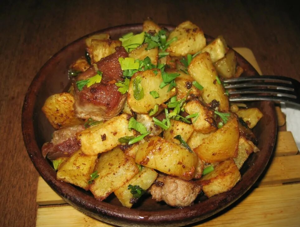 Картошка со свининой рецепт с фото Жареная свинина с картошкой и луком: секреты приготовления на сковороде
