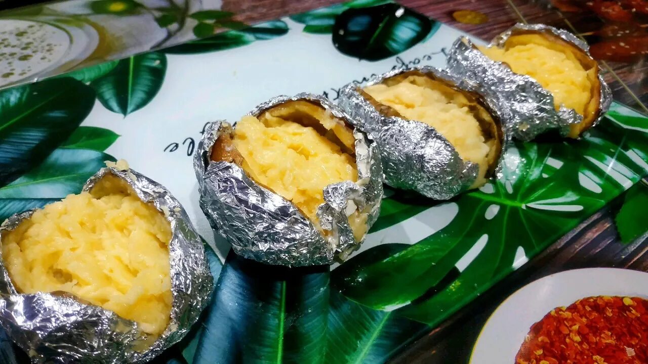 Картошка в фольге фото Печеная Картошка с Сыром в Духовке///Baked Potatoes with Cheese in the Oven - Yo