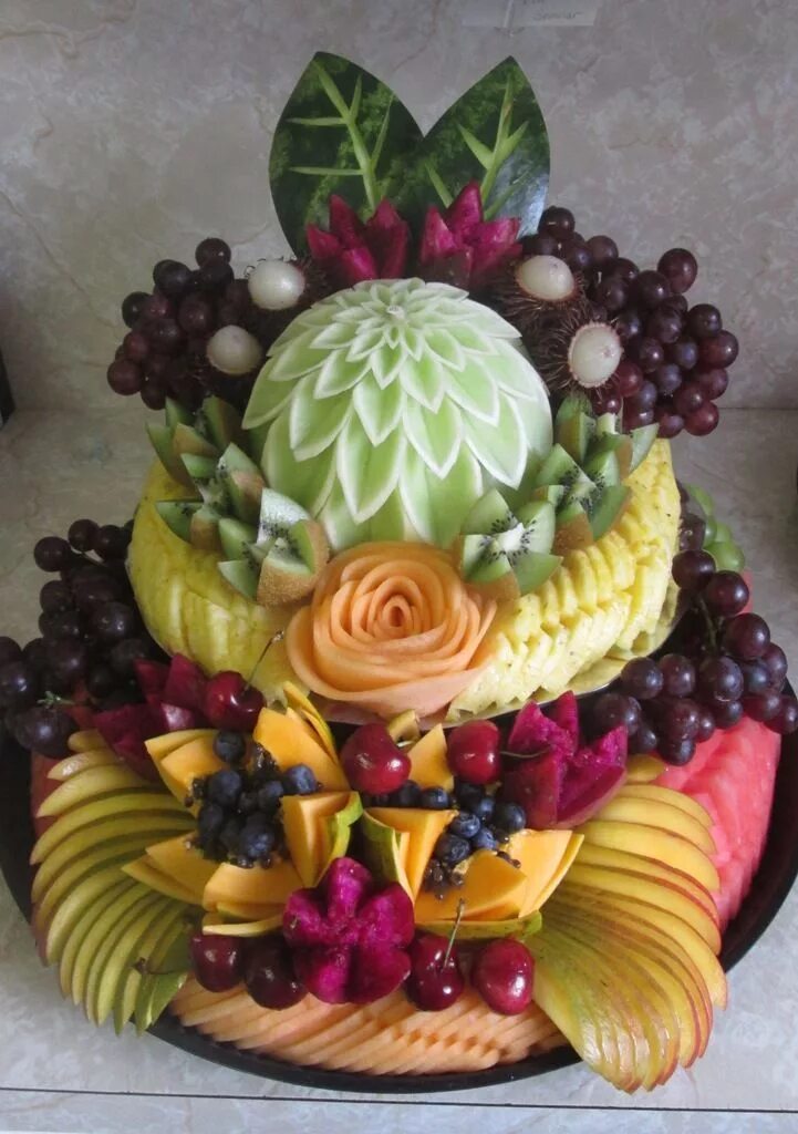 Карвинг фруктов фото Pri Hadar - Fruit Platters ::: Monsey Kosher Gift Baskets ideas Edible fruit arr