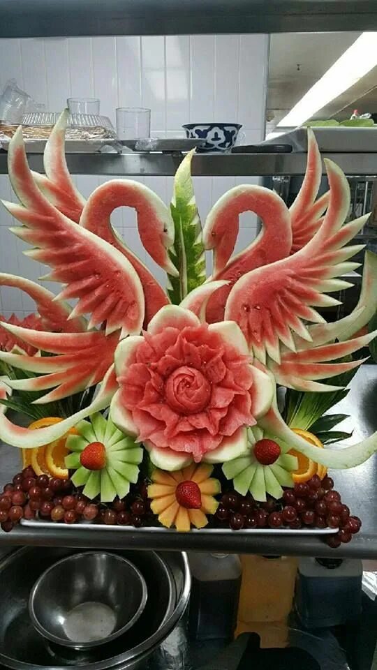 Карвинг фруктов фото We also make beautiful fruit carvings! Impress your guests at your next event. I