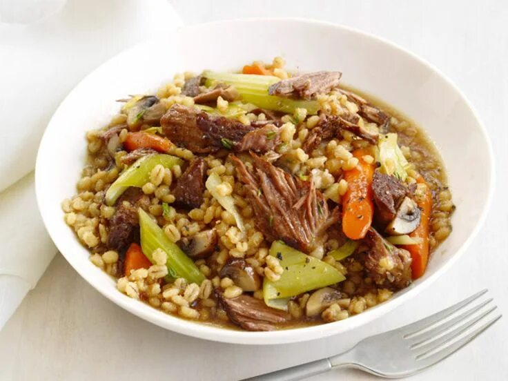 Каша с мясом фото Slow-Cooker Beef and Barley Recipe Food network recipes, Slow cooker beef, Easy 