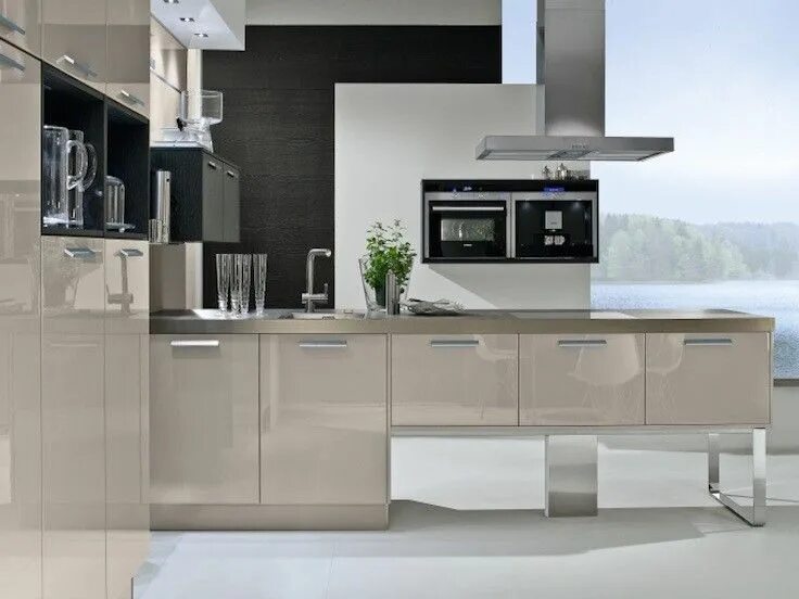 Кашемировый цвет кухни фото в интерьере Cashmere Gloss Units Kitchen design gallery, Modern kitchen design, Kitchen desi