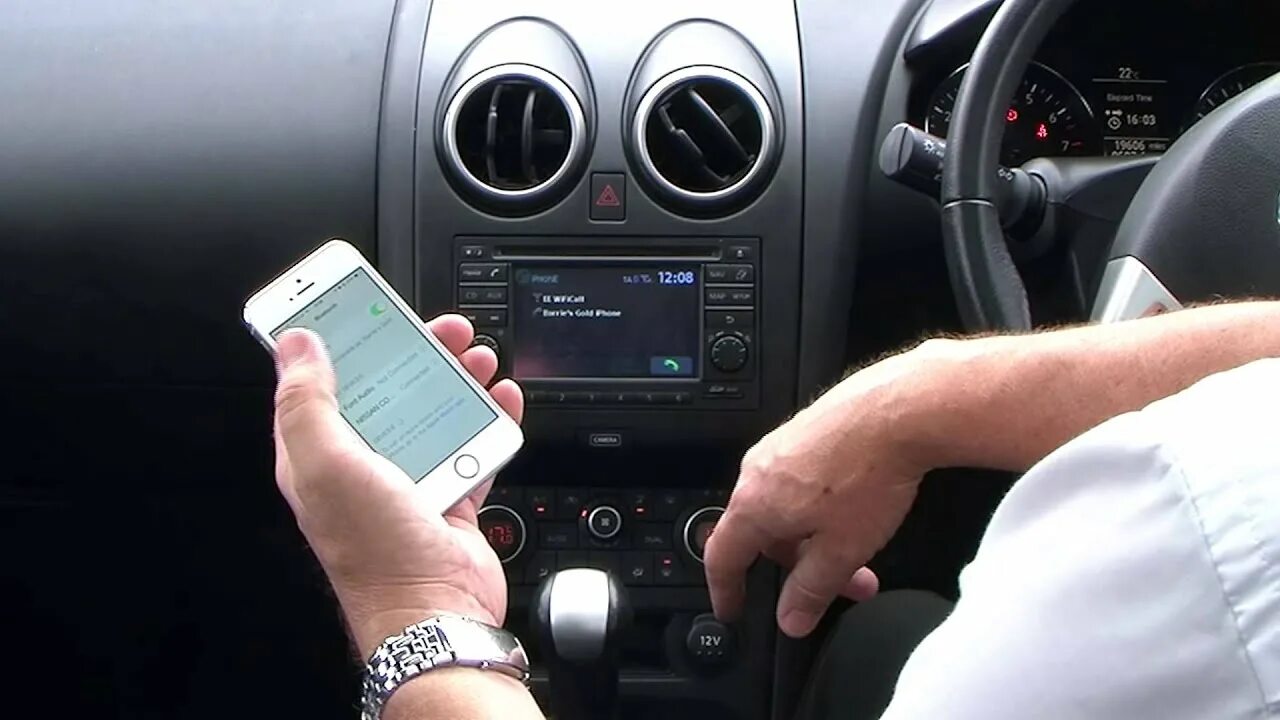 Кашкай как подключить блютуз в машине Pairing An iPhone to the Bluetooth system in an Nissan Qashqai Tekna - YouTube