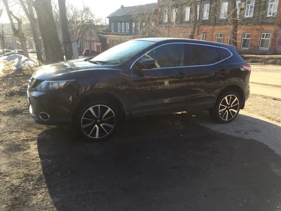 Кашкай на 18 дисках фото Летняя резина и диски - Nissan Qashqai (2G), 1,2 л, 2014 года колёсные диски DRI