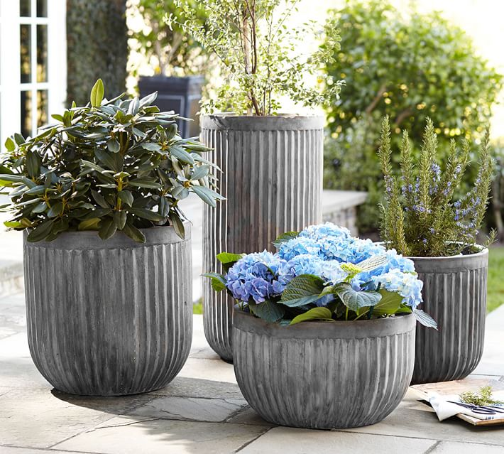 Кашпо для дачи фото Concrete Fluted Planter - Grey Outdoor planters, Patio planters, Outdoor pots