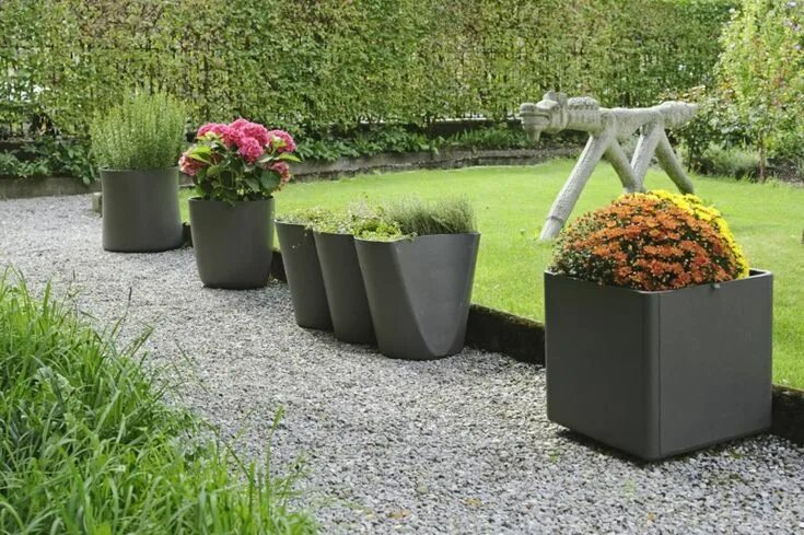 Кашпо на улице фото Moderne Metall Pflanzkübel als Deko für den Gartenweg Large garden planters, Pla