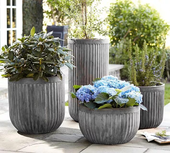 Кашпо в саду фото Concrete Fluted Outdoor Planters Patio planters, Outdoor pots, Planters