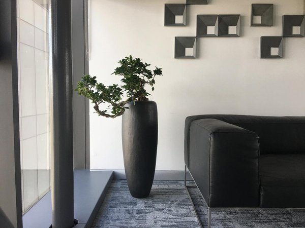 Кашпо в стиле лофт BASE floor vase Black Iron deSaive deSign