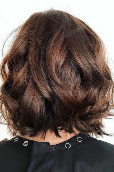 Каштановое каре фото Brunettes Are Fizzing With Excitement Over Root Beer Hair Beer for hair, Hair co