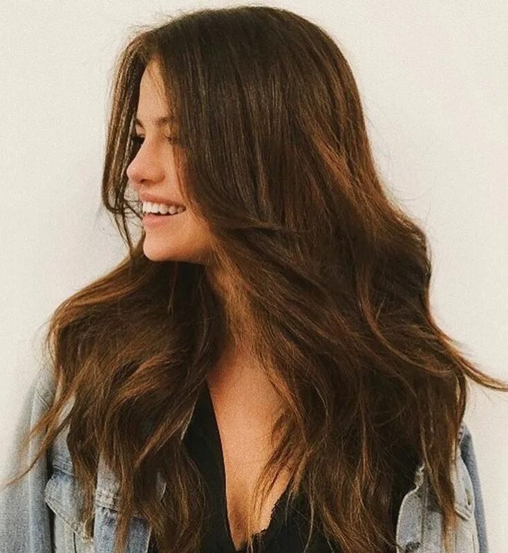 Каштановые волосы фото Pin on Selena Gomez Selena gomez hair, Long hair styles, Celebrity hairstyles