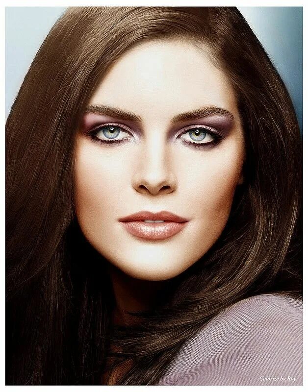 Каштановые волосы фото для зеленых глаз Hilary Rhoda Eyeshadow for blue eyes, Pale skin dark hair makeup, Makeup tips fo