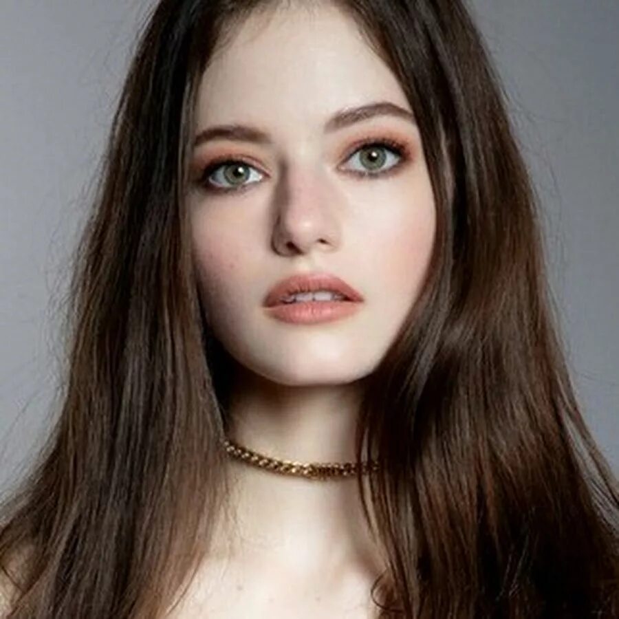 Каштановые волосы серые глаза фото Mackenzie Foy - YouTube