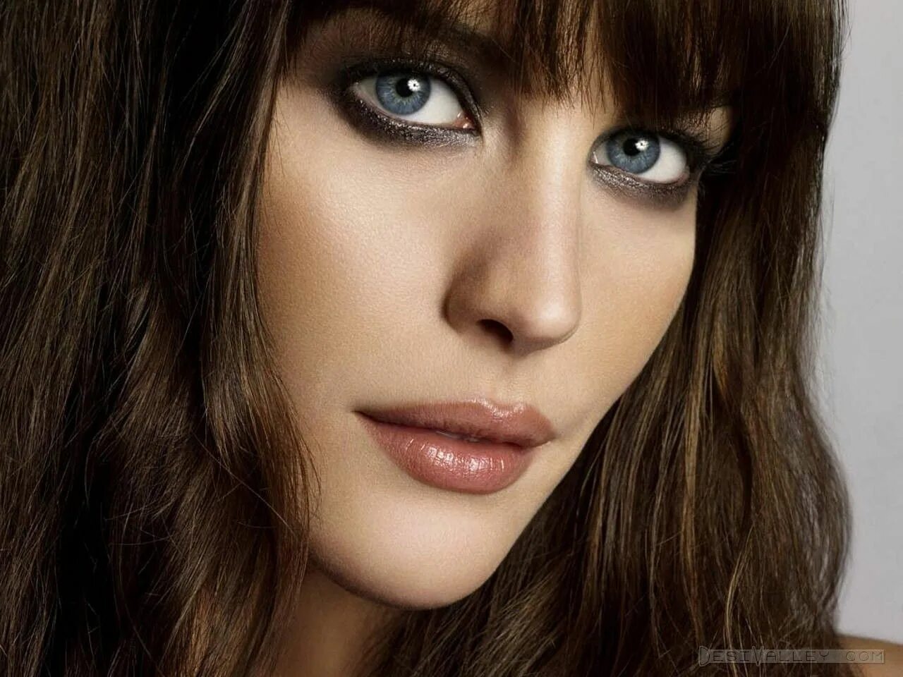 Каштановый цвет глаз фото Liv Tyler Liv Tyler in 2019 Liv tyler hair, Liv tyler, Hair beauty:cat