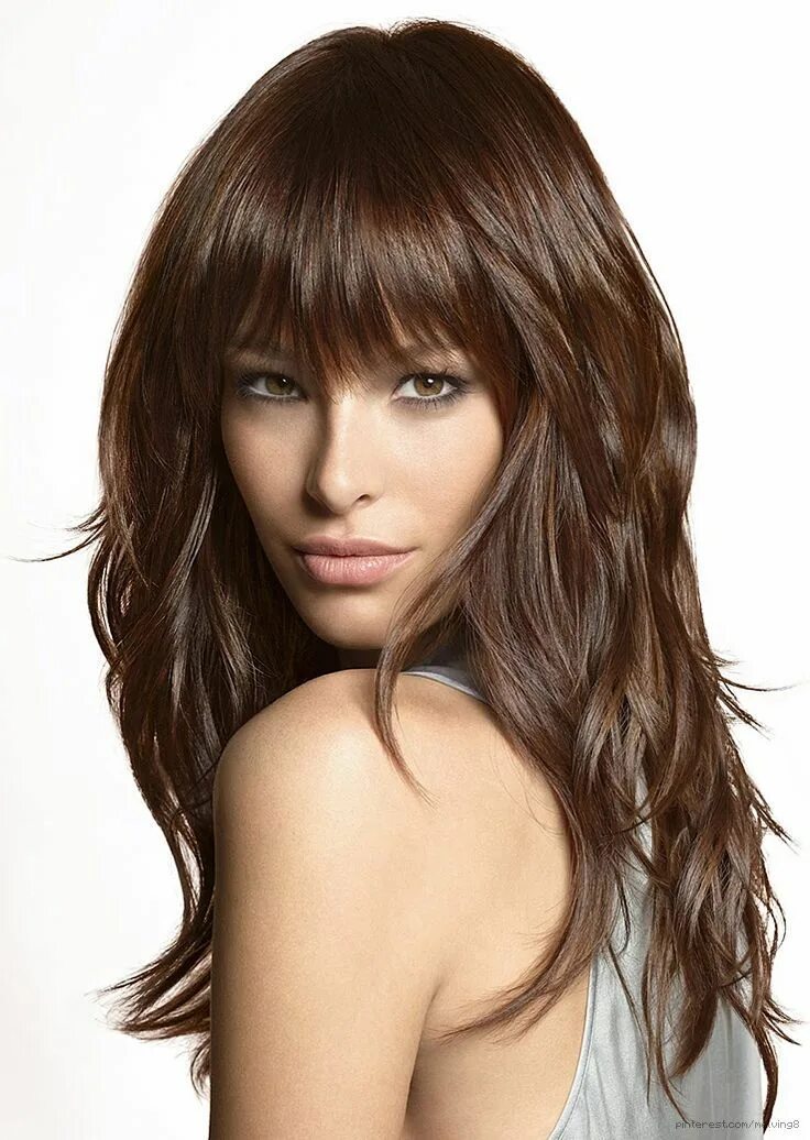 Каштановый цвет волос фото для карих глаз Hair colour for green eyes, Layered hair with bangs, Pale skin hair color