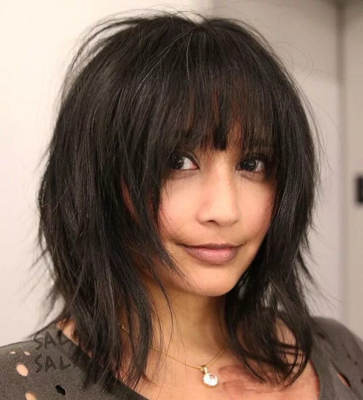 Каскад челка рваная фото Straight Shag With Arched Bangs Modern shag haircut, Thick hair styles, Hairstyl