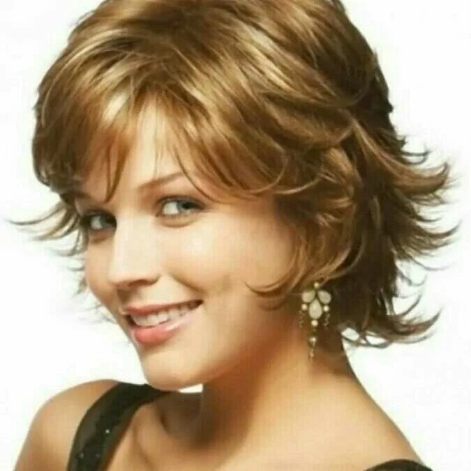 Каскад на короткие волнистые волосы фото Pin on АВАТАРКИ Chin length hair, Short hairstyles for thick hair, Thick wavy ha