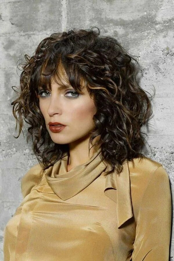 Каскад на средние волнистые волосы фото 97 Best Layered Haircuts for All Hair Types Medium curly hair styles, Medium len