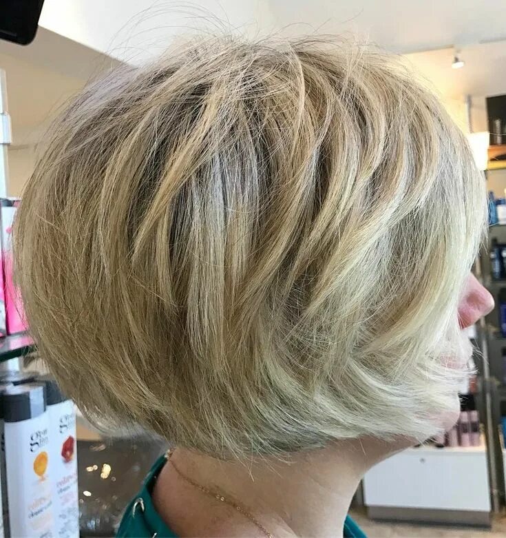 Каскадная боб капля стрижка фото 70 Cute and Easy-To-Style Short Layered Hairstyles for 2024 Messy bob hairstyles