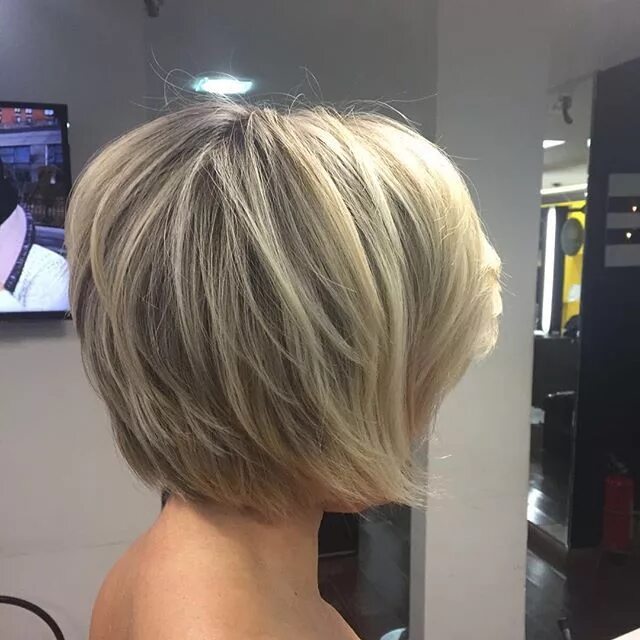 Каскадная боб капля стрижка фото ✨ Fechando nosso dia com esse curto lindo!! New Blond ❤ #hairstylist #blond #loi