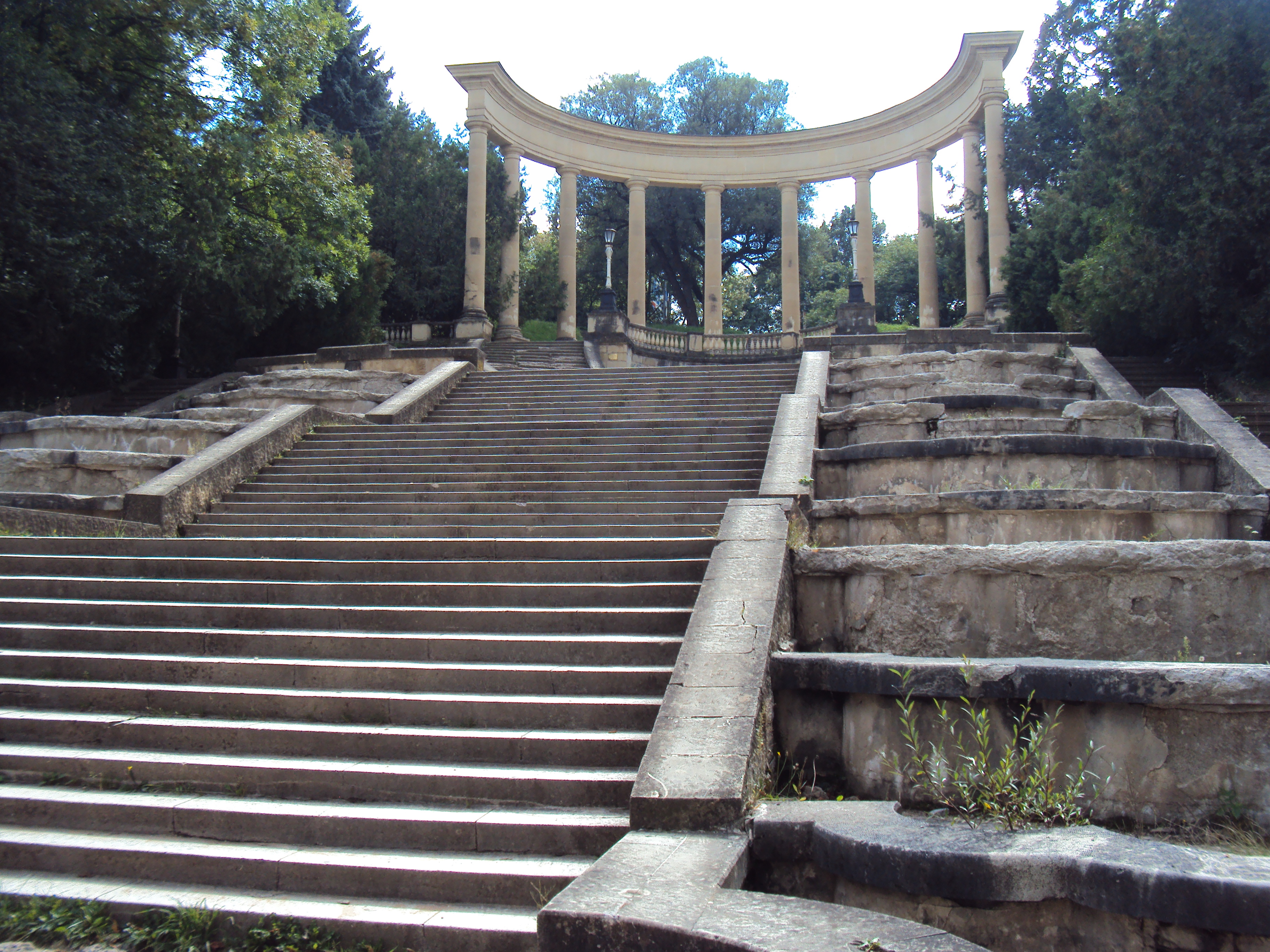 Каскадная лестница фото File:Каскадная лестница, cascading staircase, Kislovodsk, Russia 19.JPG - Wikime