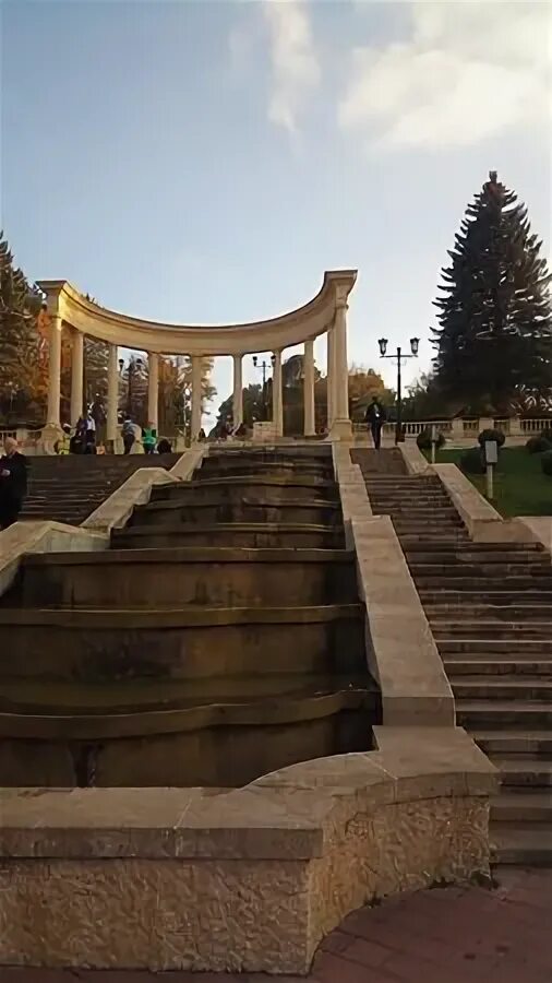 Каскадная лестница просп дзержинского 2 фото Каскадная лестница - Picture of Cascade Stairs, Kislovodsk - Tripadvisor