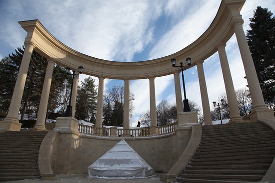 Каскадная лестница просп дзержинского 2 фото Каскадная лестница - Picture of Cascade Stairs, Kislovodsk - Tripadvisor