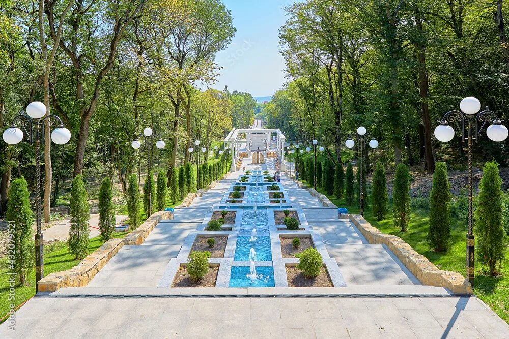 Каскадная лестница железноводск фото Zheleznovodsk. City park. Central alley. Cascading staircase fountain-waterfall.