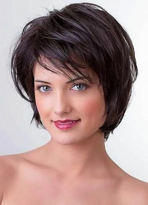 Каскадное каре с короткой челкой фото Pin on Bobs Short layered haircuts, Bob hairstyles for thick, Layered hair