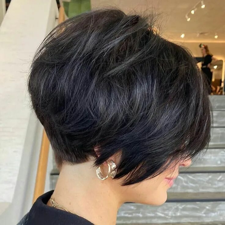 Каскадный боб фото R A M B U T ™ B O B’s Instagram photo: "Repost @teagancousins.hair * * *. Short 