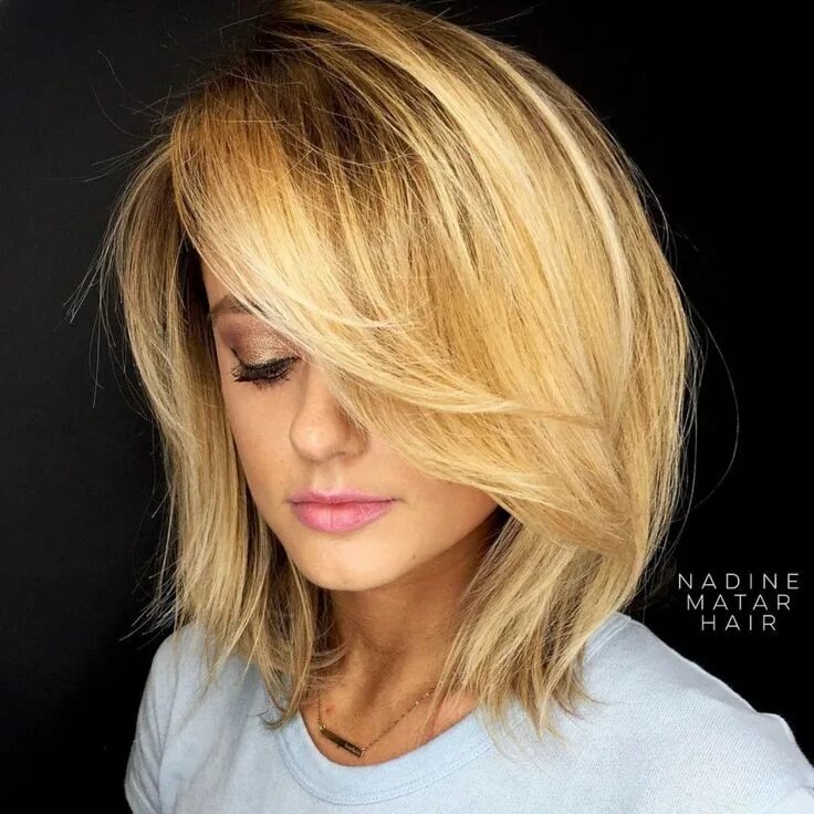 Каскадный боб на средние волосы фото Golden Blonde Bob Shag with Bangs Medium layered haircuts, Layered haircuts, Sho