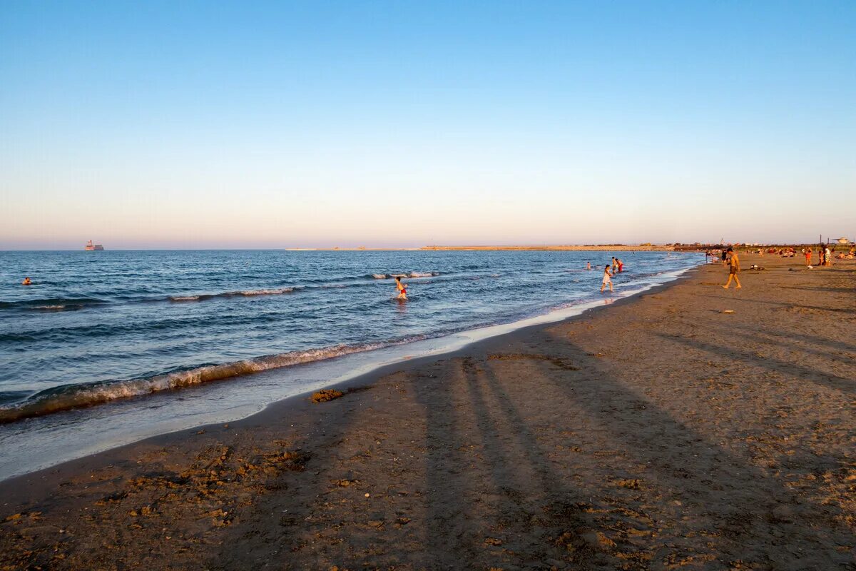 Каспийский пляжи фото "Вести с полей". Пляж в Каспийске (Каспийское море. Дагестан) Записки на коленке