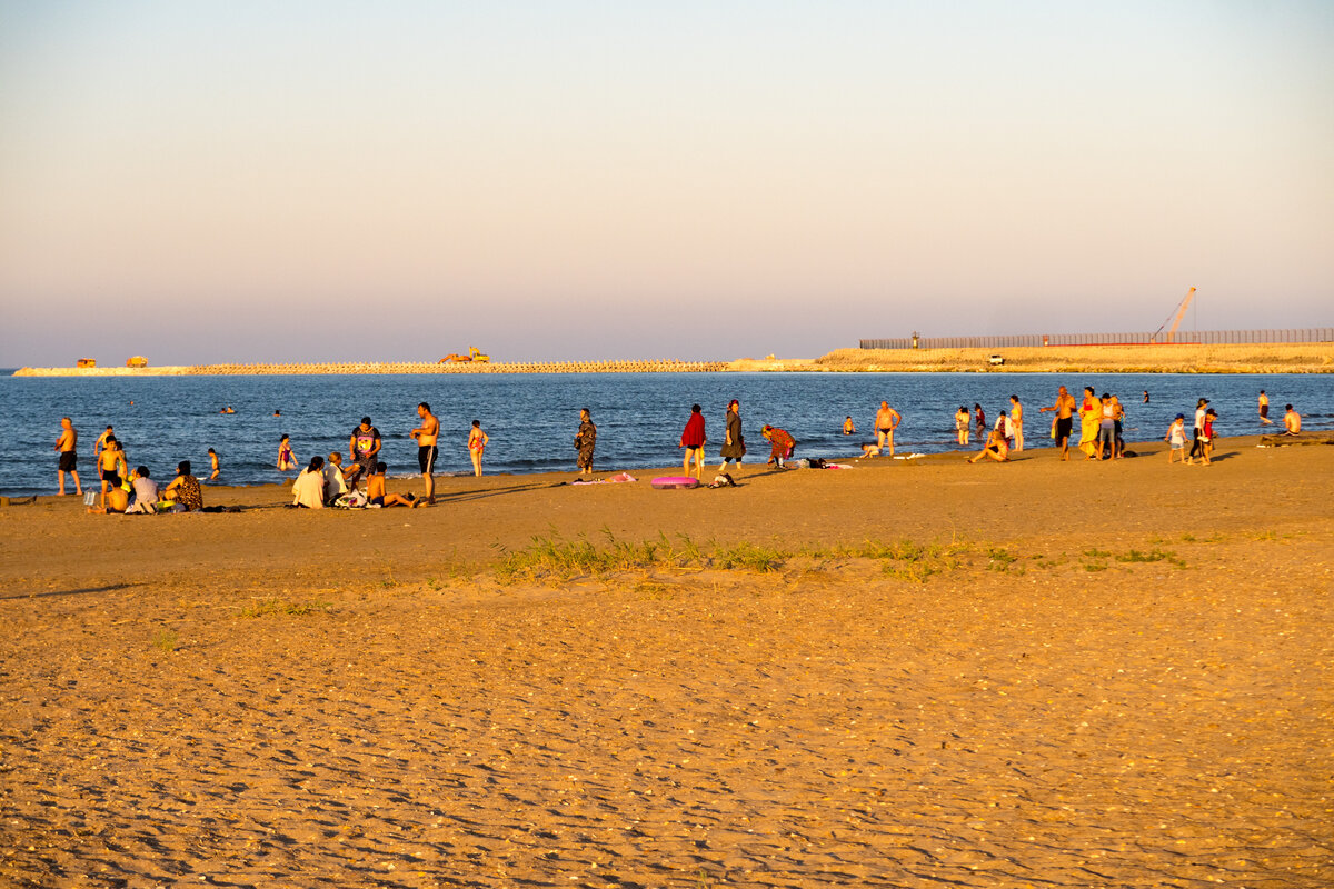 Каспийский пляжи фото "Вести с полей". Пляж в Каспийске (Каспийское море. Дагестан) Записки на коленке