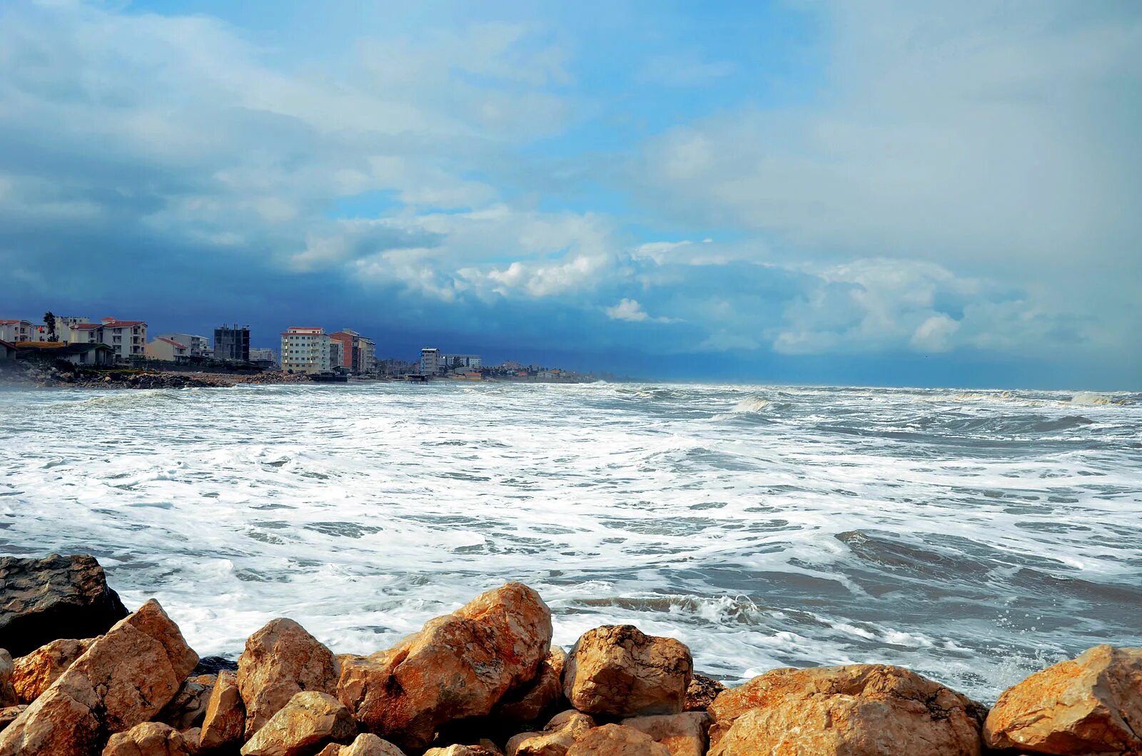 Каспийское море берег фото File:Noor Caspian sea.jpg - Wikipedia