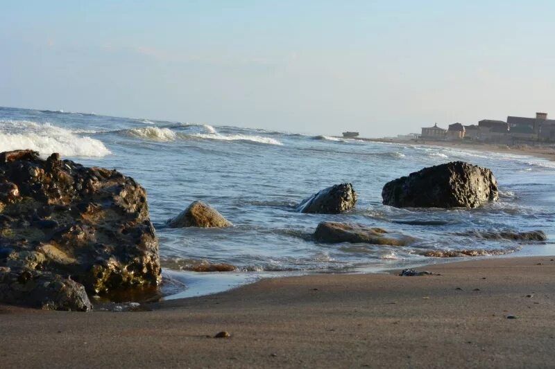 Каспийское море берег фото В Дагестане трое детей погибли в Каспийском море