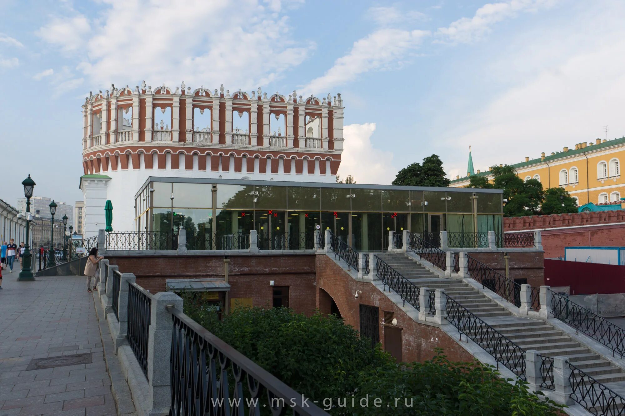 Кассы московского кремля фото Кутафья башня Московского Кремля