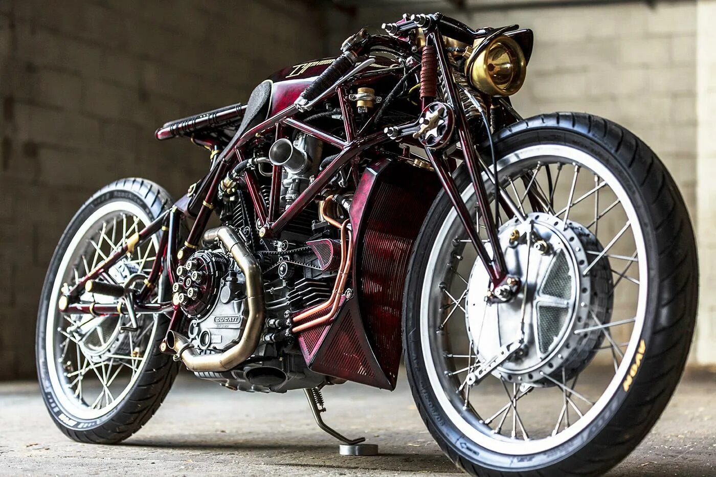 Кастомайзинг мотоциклов фото The Typhoon: An obsessively built steampunk board-track superbike