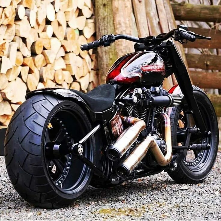 Кастомные мотоциклы фото Haywire's Place Bobber motorcycle, Custom bobber, Motorcycle harley