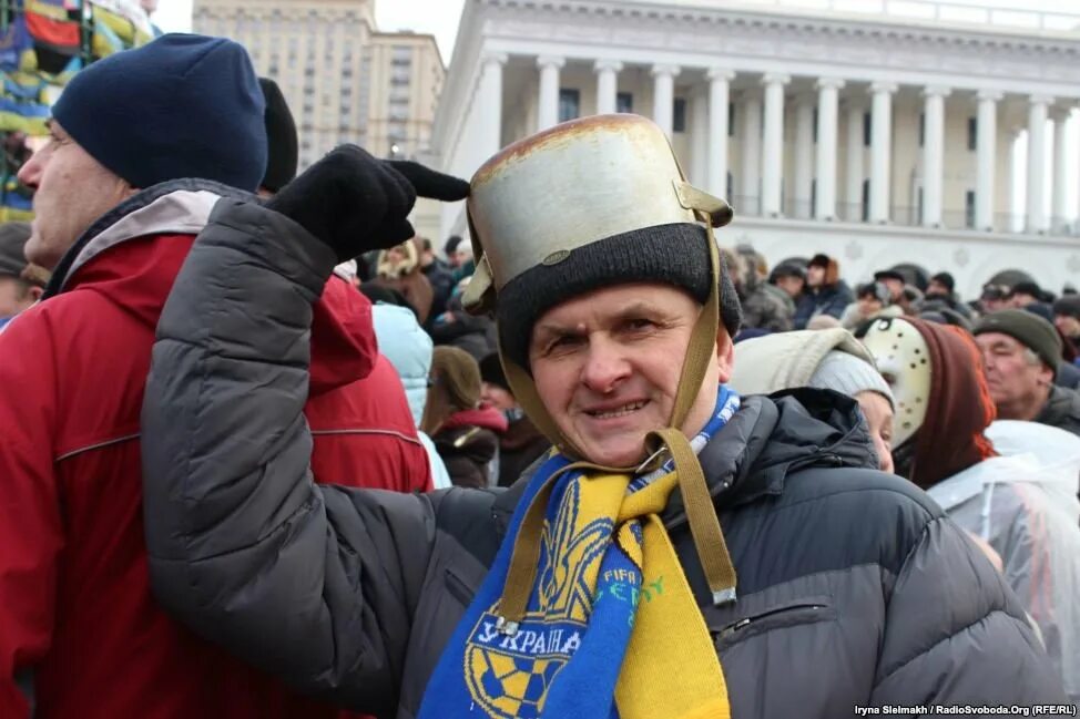 Кастрюли на майдане фото Русский из Днепропетровска против русского языка. - смотреть видео онлайн от "Па