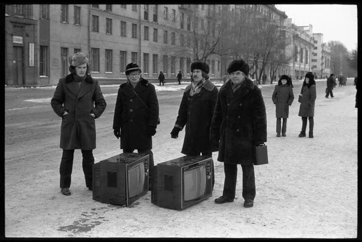 Каталог фото ссср Покупка телевизора. Buying a TV set. Soviet union, Union of soviet socialist rep