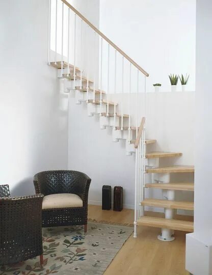 Каталог лестниц леруа мерлен фото цены Escalier : les modèles d'escaliers prêts à monter Stair decor, Space saving stai