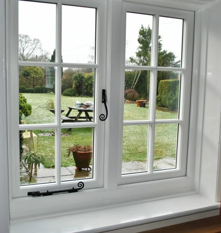 Каталог пластиковых окон фото Storm 2 white - Georgian Window with monkey tail handle. House windows, Cottage 